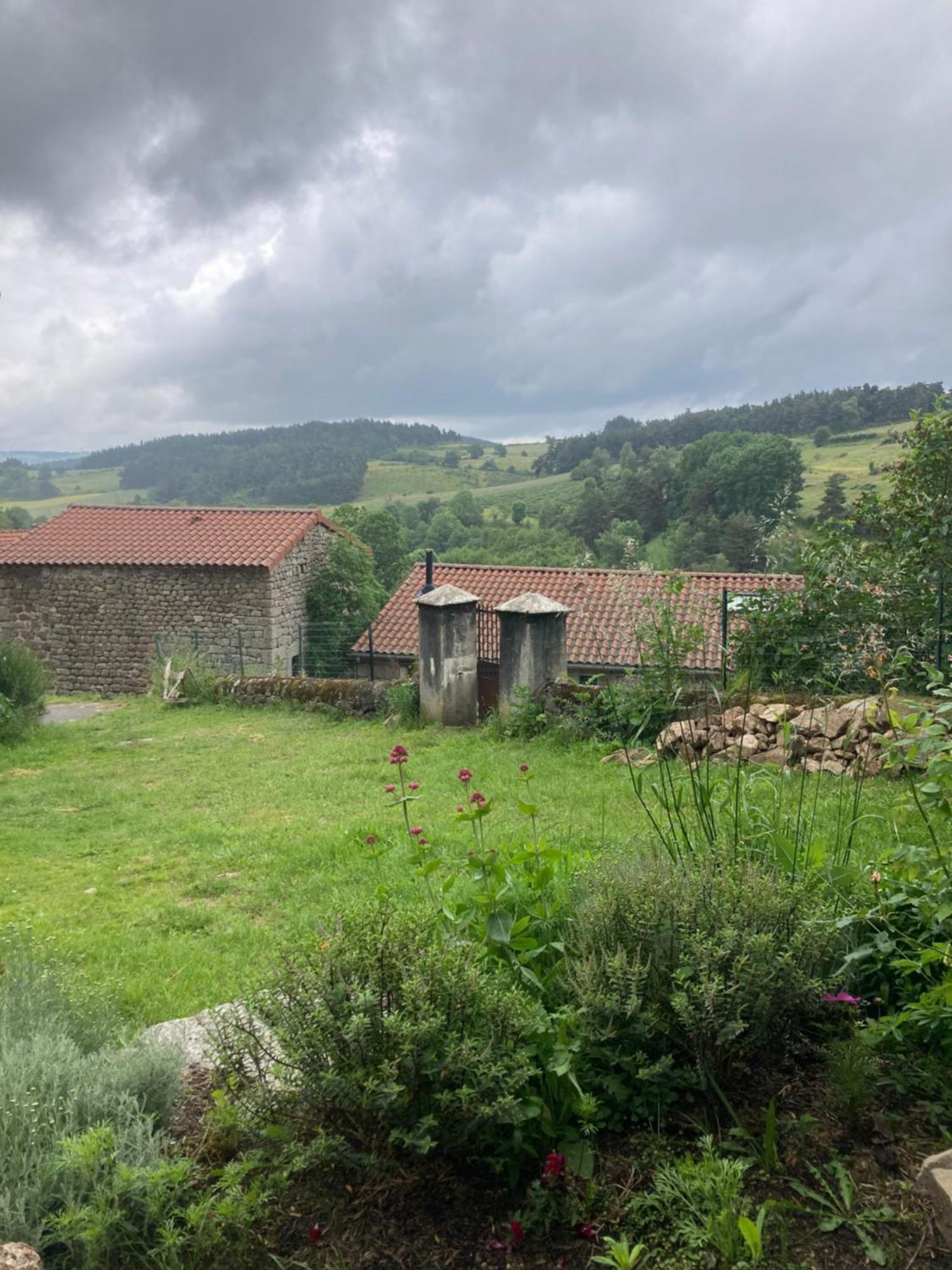 Chambres Et Tables D'Hotes - Les Ateliers De Pontajou - Pelerin Navette Gratuite A Saugues Venteuges Extérieur photo